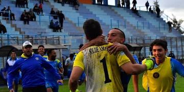 El héroe de la tarde fue el arquero solense, Lucas Acevedo que atajó el cuarto penal de la serie\u002E