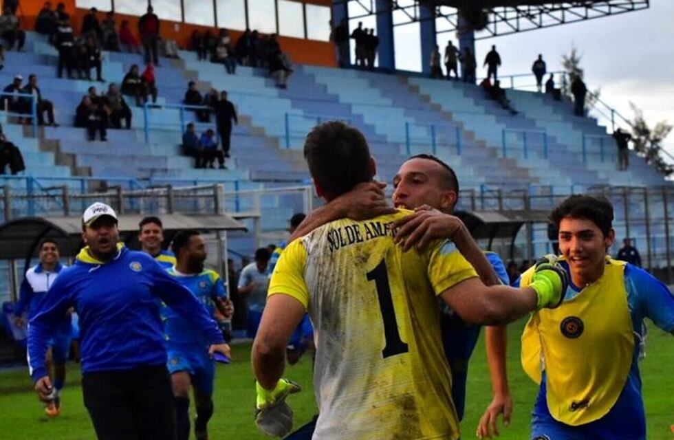 Sol de América clasificó a las semifinales del regional