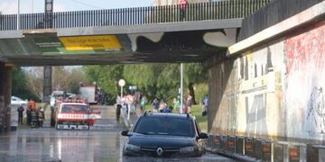 Autos en emergencia luego de la tormenta en Mendoza\u002E