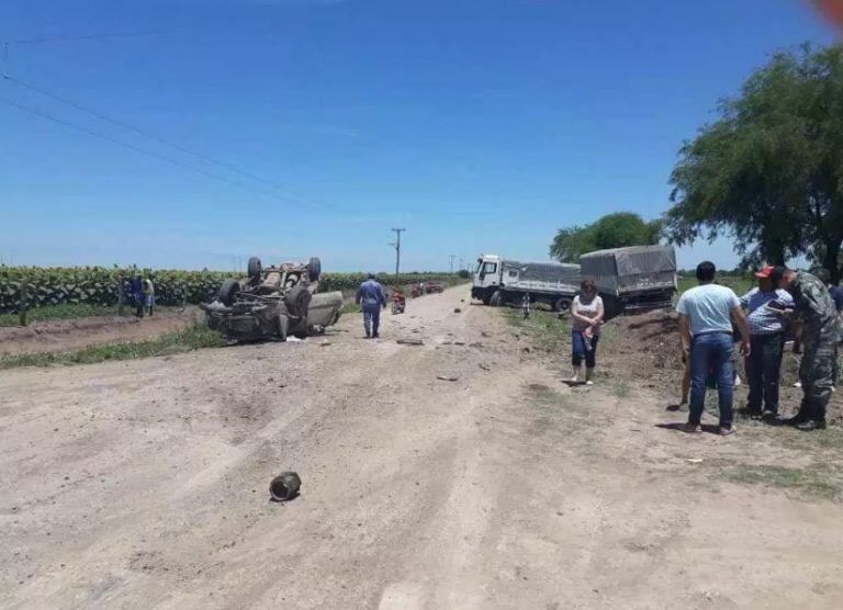 Un impresionante choque entre un camión y una camioneta dejó una víctima fatal en Sáenz Peña. (Foto: Diario Chaco)