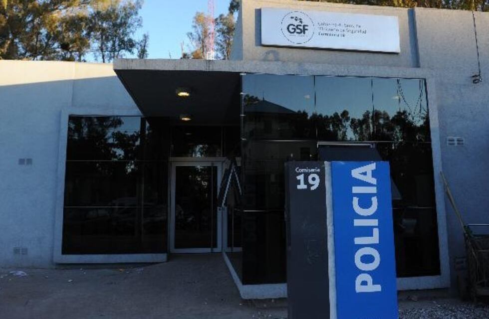 Discutió con su pareja y luego quiso atropellarla con un Falcon