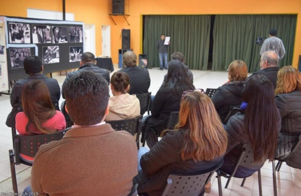 Se inauguró la muestra fotográfica itinerante "vida y obra de Eva Perón"