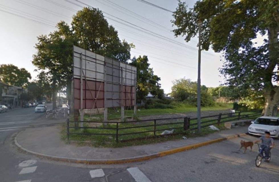 Asaltaron a una estudiante que esperaba el colectivo y abusaron de ella