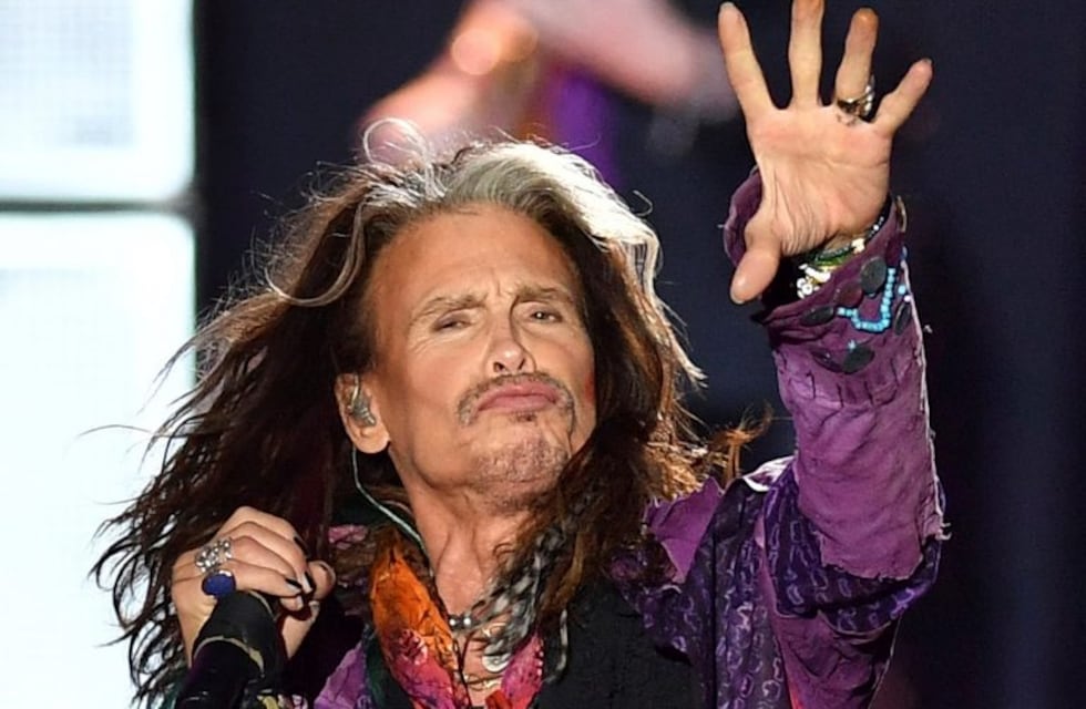 Tras suspender la gira de Aerosmith, Steven Tyler desmintió rumores sobre su salud