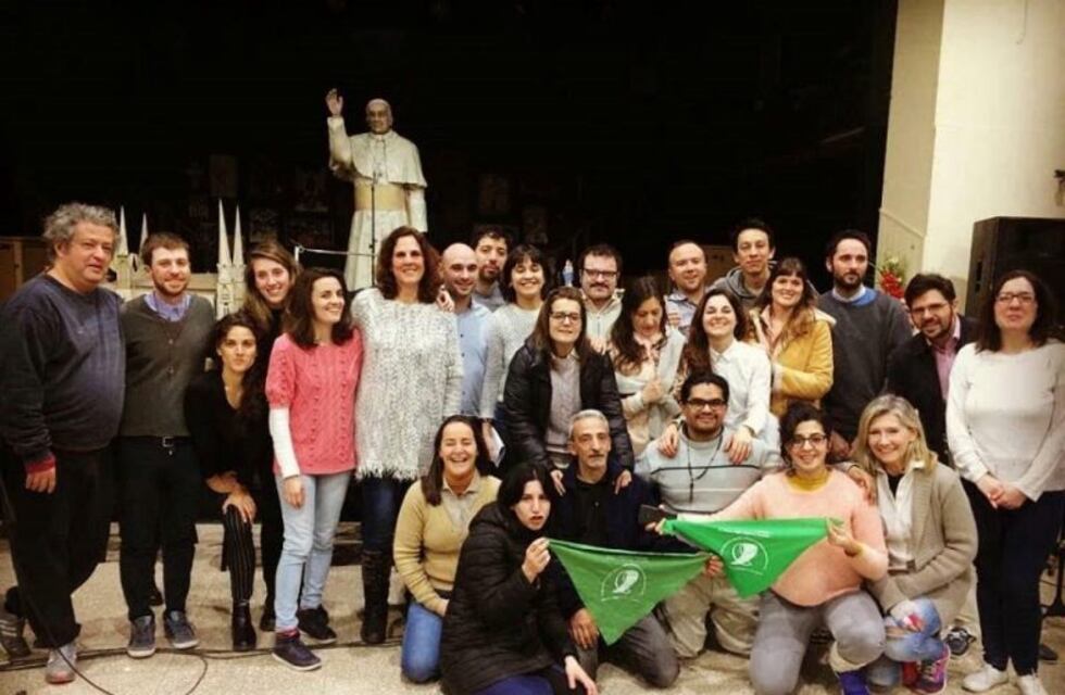 El obispo de Rafaela tras el escándalo con los pañuelos verdes: "No se pide más que respeto"
