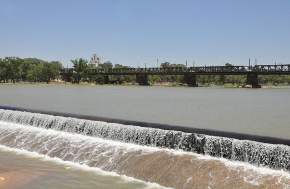 Están inflados los azudes en el río Cuarto
