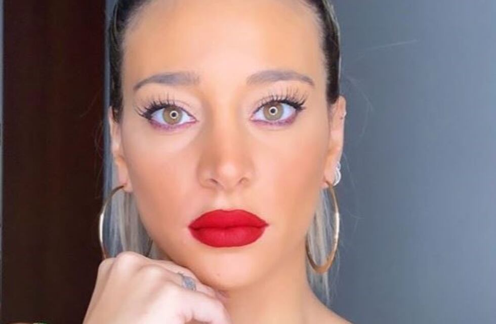 Sol Pérez encendió las redes con una foto y un video desde la pileta