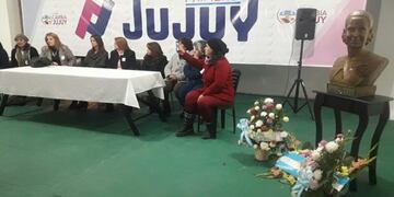 Integrantes del Consejo Provincial de la Mujer del partido Primero Jujuy\u002E