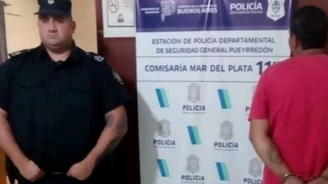 Detienen a un hombre que amenazaba a la gente con un cuchillo (0223)
