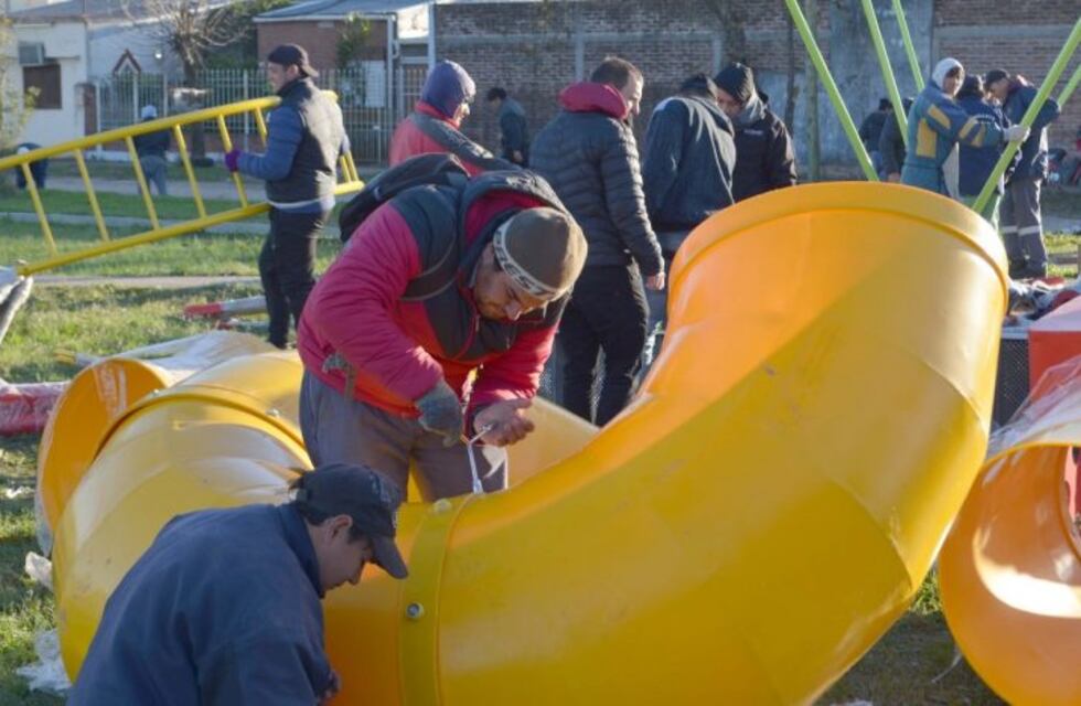 El municipio realizó un nuevo operativo integral de limpieza en el barrio Santa Rita