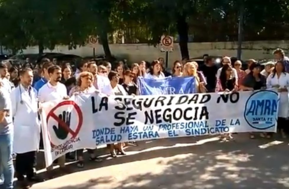 Médicos exigieron seguridad frente a la guardia del Hospital Roque Sáenz Peña