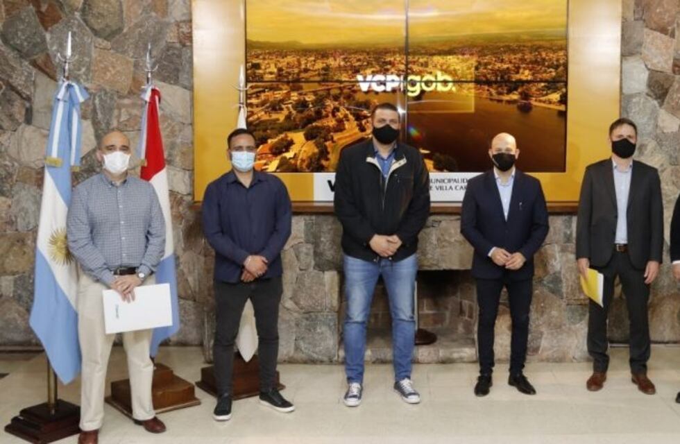 Transporte urbano en Carlos Paz: Gómez Gesteira firmó el convenio para efectivizar la prestación básica del servicio