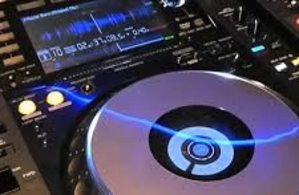 Comienza una clínica de producción de música electrónica en el Teatro Municipal