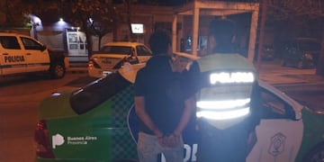 Detuvieron a tres delincuentes por realizar disparos afuera de una bar