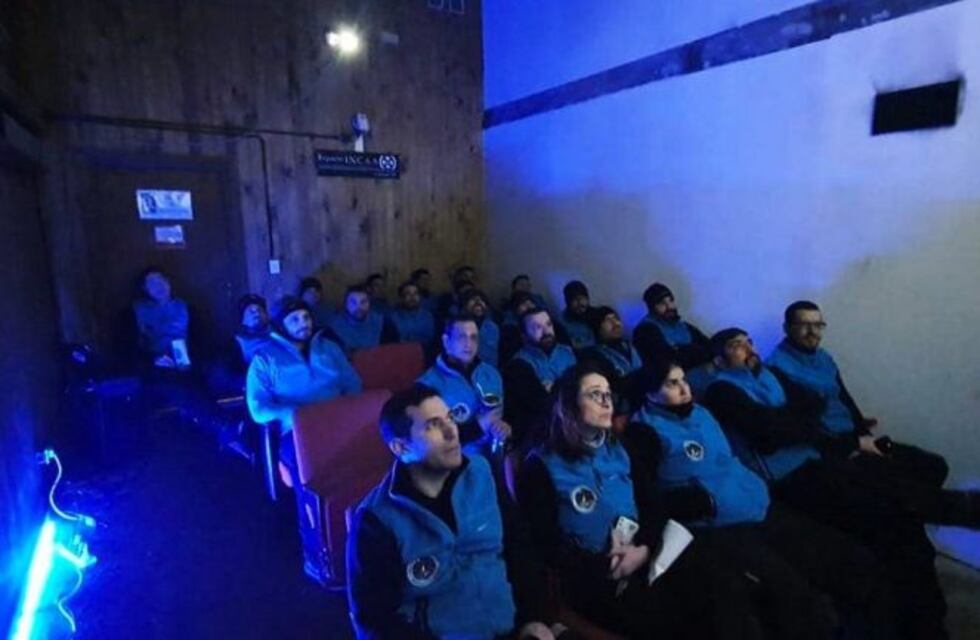 Reabren la sala de cine en la Antártida