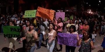 Vecinos de Embarcación marcharon en apoyo a la policía\u002E (Policía de Salta)