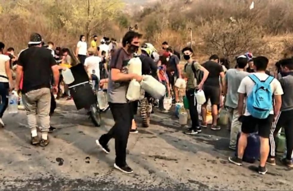 La unión hace la fuerza: así lucharon los vecinos contra el fuego en Carlos Paz