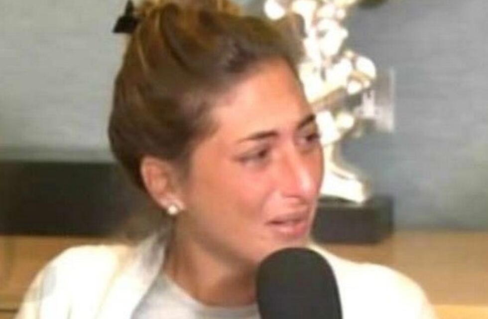 Quebrada por el dolor, la hermana de Emiliano Sala pidió: "Por favor, no paren de buscarlo"