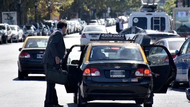 A partir de este martes habrá un 30% de aumentos en el servicio de los taxis. Foto: Archivo.