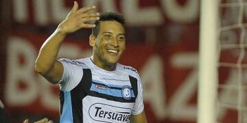 Al Chiqui le tira la Celeste\u002E Está en Córdoba y quiere otra chance\u002E