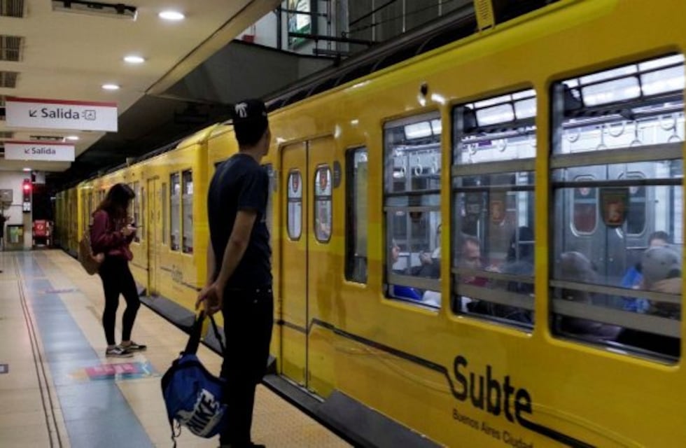 Subtes: la línea B funciona con personal jerárquico por un caso sospechoso de coronavirus