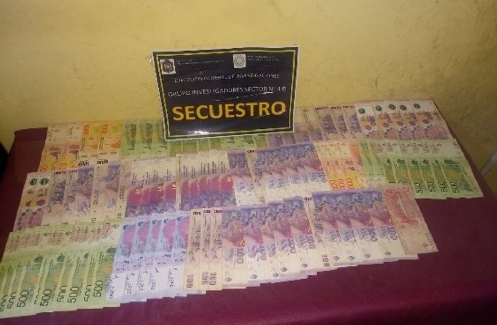 Dos mujeres fueron detenidas por estafar con dólares falsos