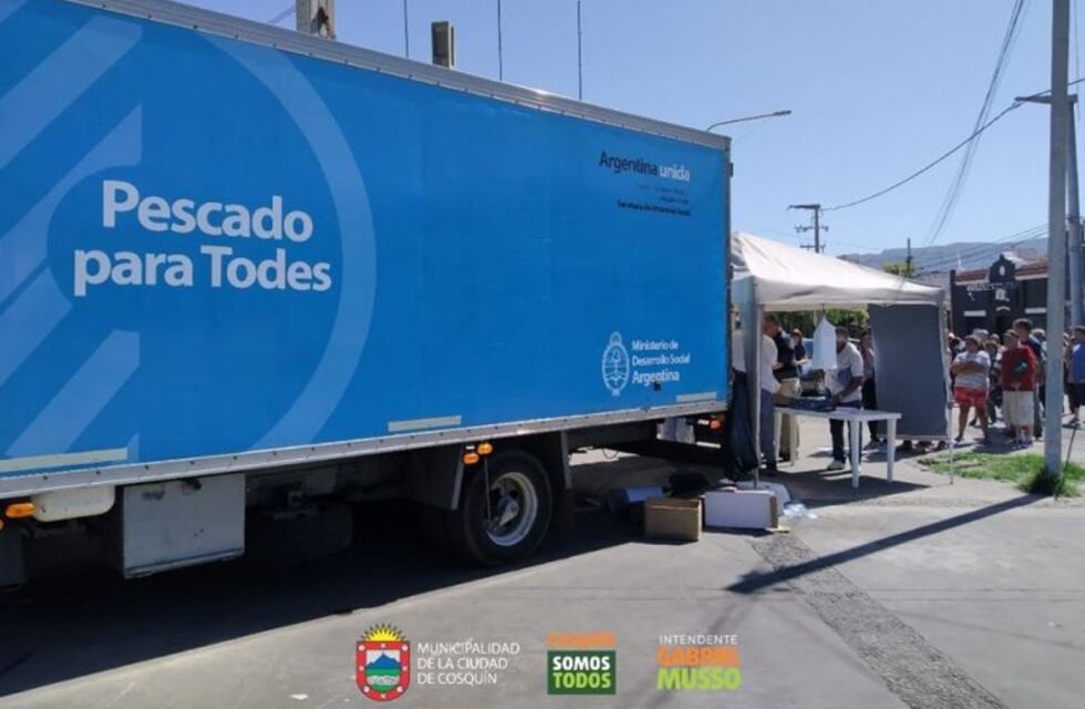 El camión de "Pescado para Todes" pasó este miércoles por Cosquín