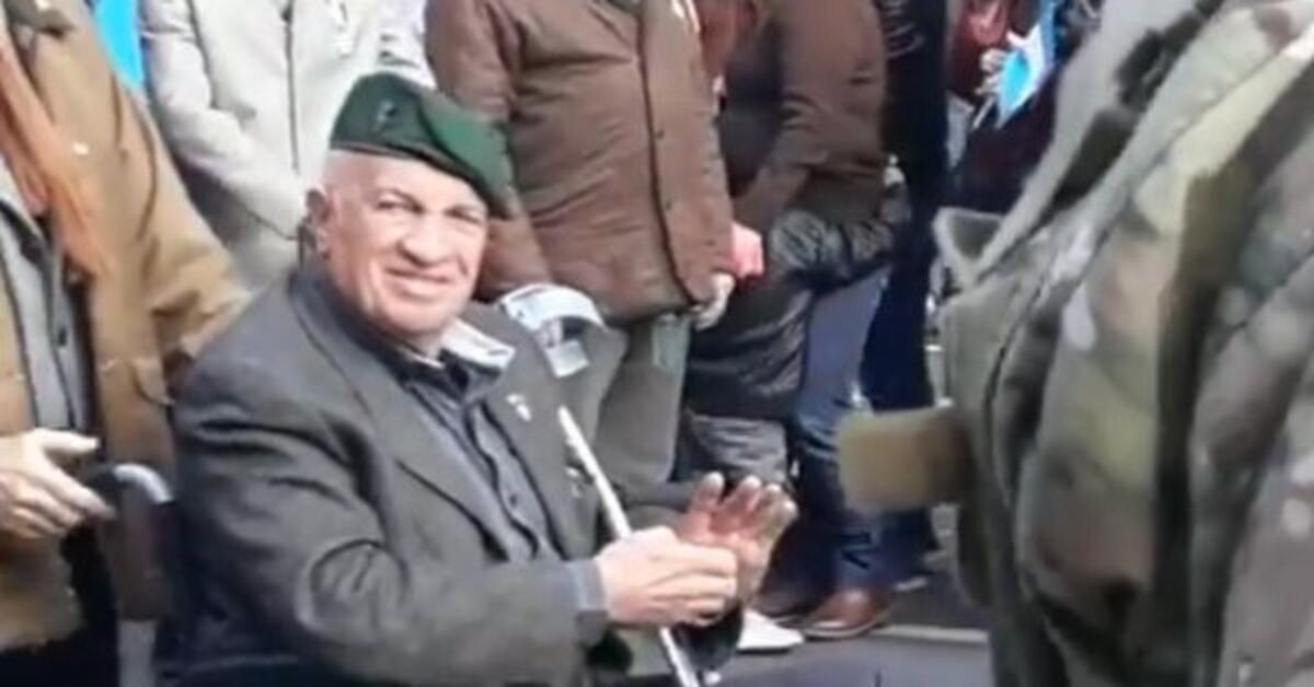 Aldo Rico desfiló junto a excombatientes de Malvinas por un nuevo aniversario del Día de la Independencia\u002E