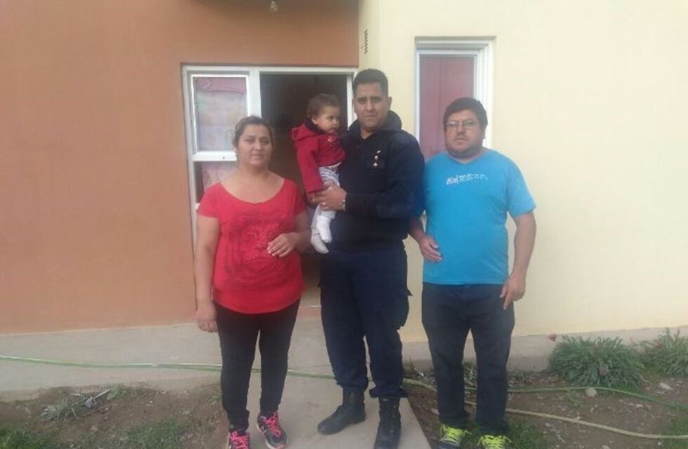 Milagrosa reanimación: policías le salvaron la vida a una bebé