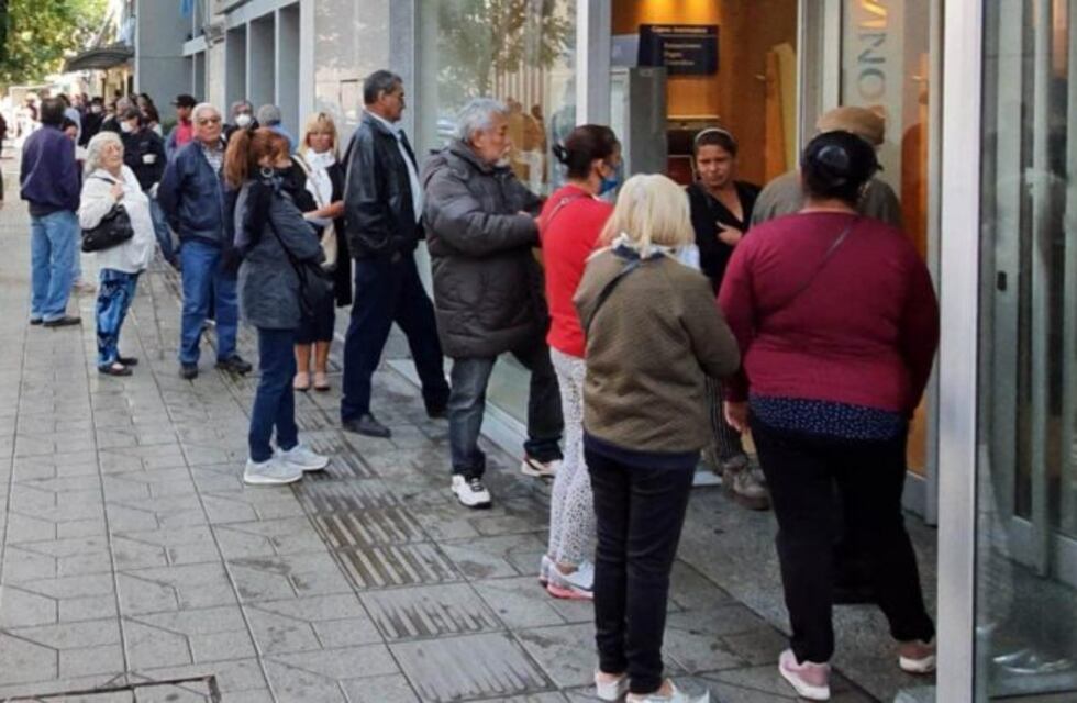 Coronavirus en Argentina: casi 8 millones de personas cobrarán los 10 mil pesos del IFE