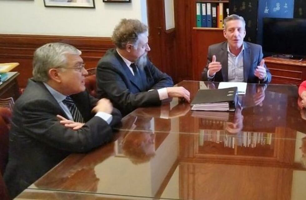 Fuerte apoyo de los tres senadores a Arcioni por su defensa de los intereses provinciales