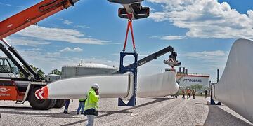 Trasladan aspas de molino hacia Tornquist