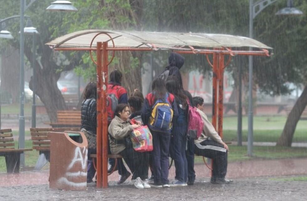 Evacuados, inundaciones y rutas anegadas por las lluvias