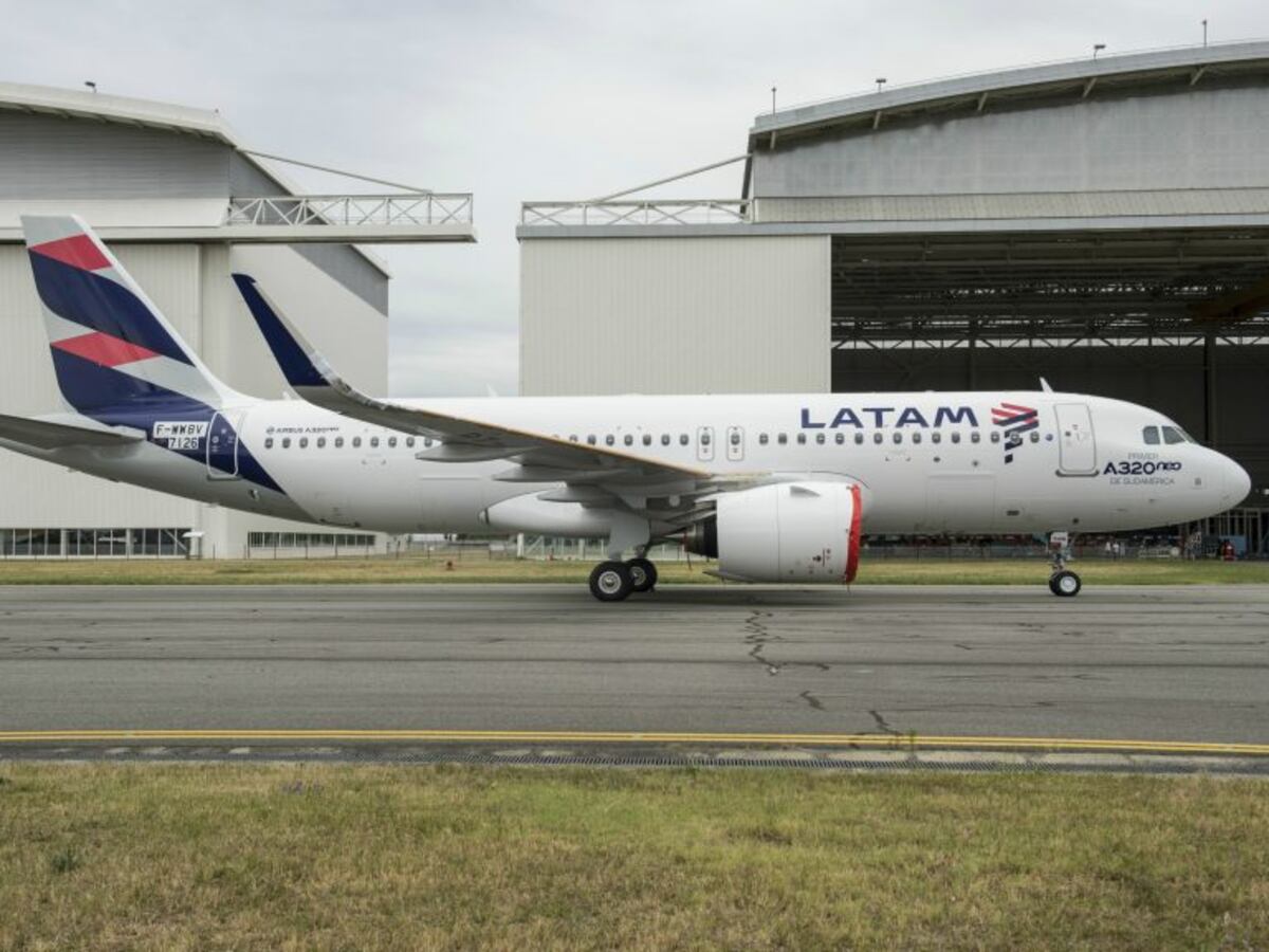 Latam arranca a volar entre Rosario y Santiago.