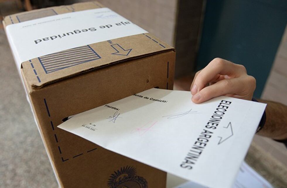 El Tribunal electoral federal aprobó la inclusión de boletas largas en Dina Huapi