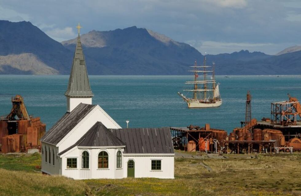 Georgias del Sur libre de COVID-19 y a puertas cerradas