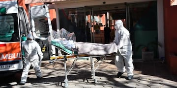 Comenzó el traslado de pacientes del Hospital Italiano\u002E