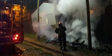 Se incendió una vivienda en Campo Ramón e investigan si fue intencional