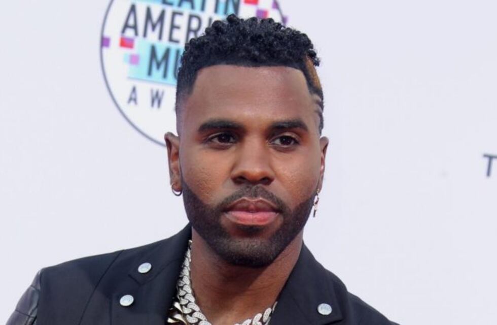 Jason Derulo graba sus videos de Tik Tok con mucha producción y recibe burlas por esforzarse demasiado