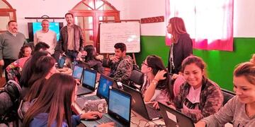 Capacitación del Club de Empleo Joven (Municipalidad de Santa Rosa)
