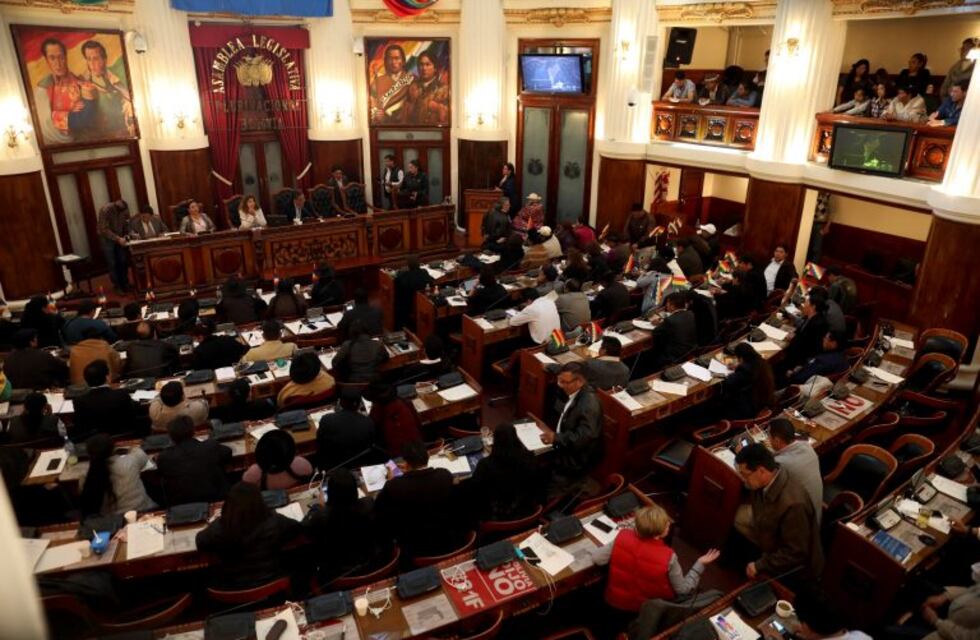 Bolivia: el MAS reconoció la renuncia de Morales y presentó una ley para convocar elecciones