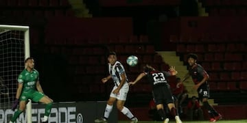 Christian Bernardi abrió la cuenta en el inicio del partido\u002E (@colonoficial)