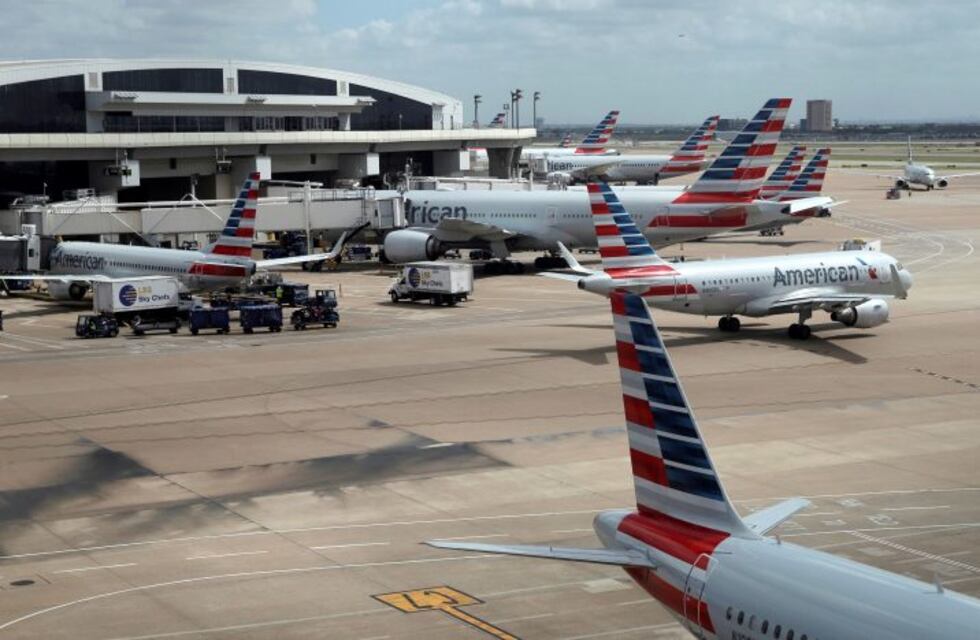 Encontraron un feto en el baño de un avión que aterrizó en Nueva York