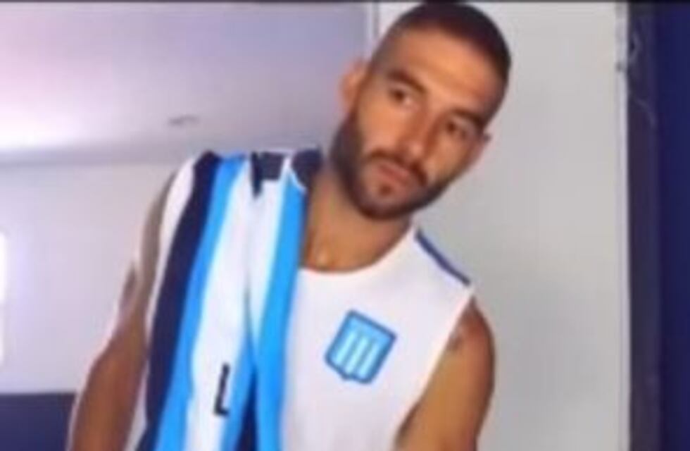Lisandro López sorprendió a un nene por Navidad y le regaló su camiseta