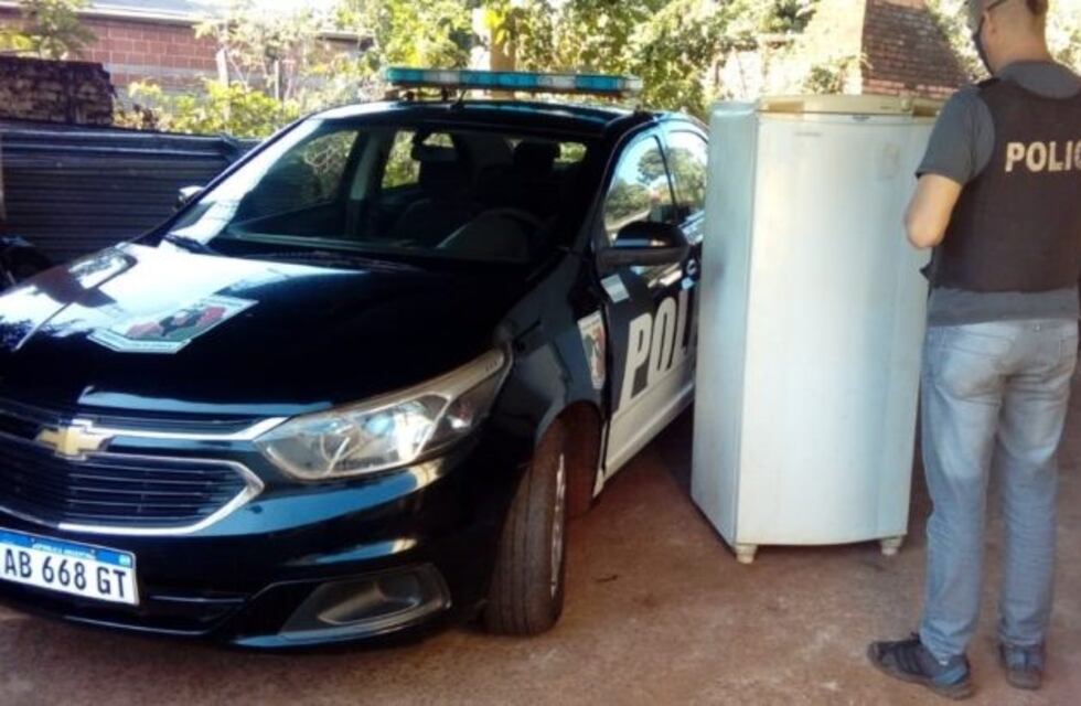 En Jardín América recuperaron una heladera que había sido robada