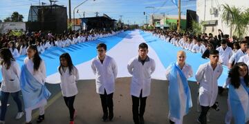 En el día de la Bandera, Peppo reafirmó el compromiso de trabajo \