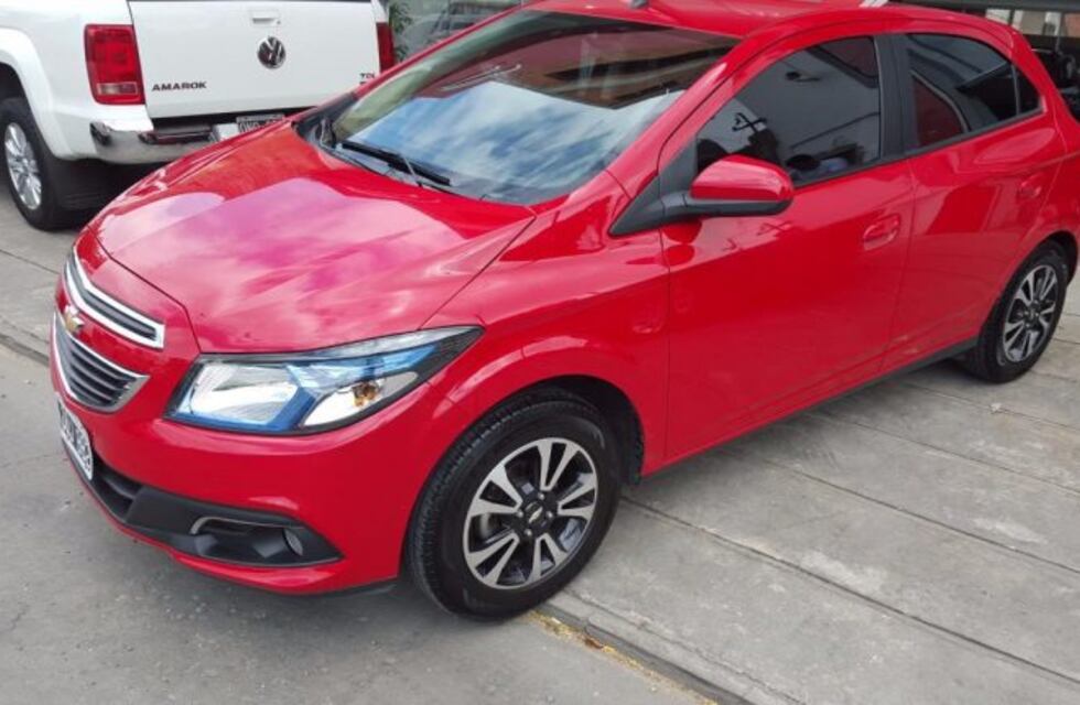 Dejaron la puerta de casa abierta y les robaron desde el celular hasta el auto