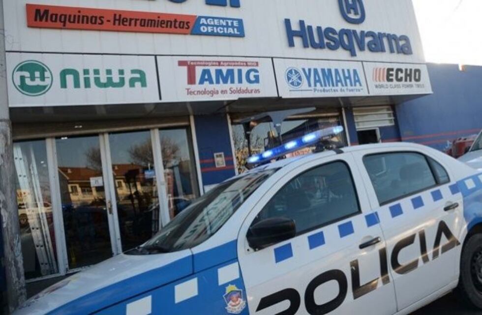 Neuquén: hicieron un boquete y se llevaron $700 mil en maquinas y herramientas