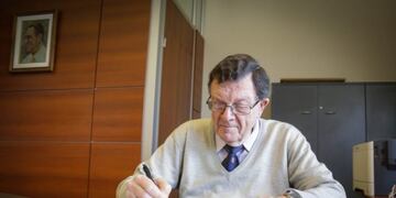 Tulio junto a su familia\u002E