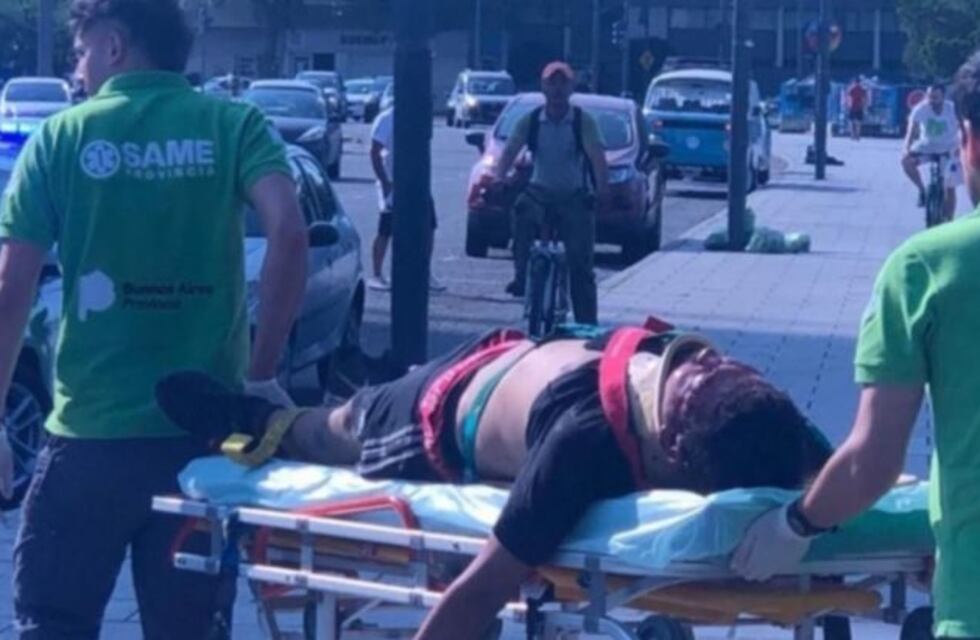 Un 'trapito' apuñaló a otro en el centro de La Plata, a plena luz del día